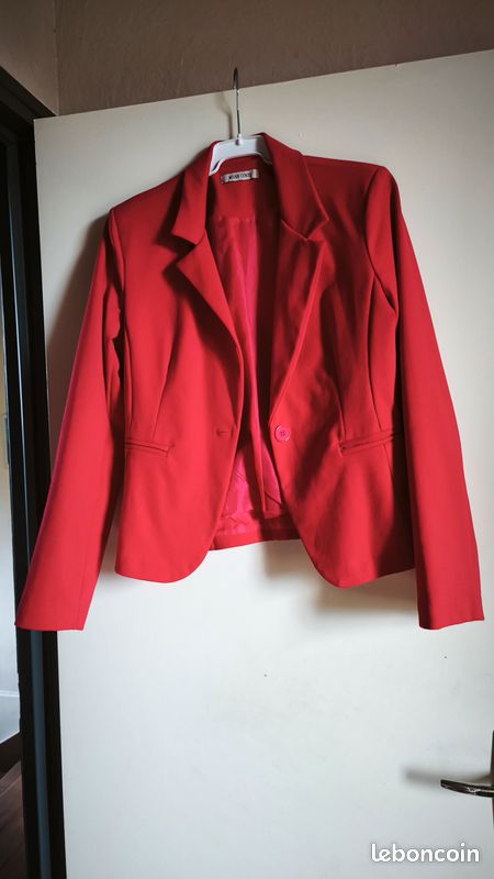 Veste courte cintrée femme taille 40/42 rouge (image 1)