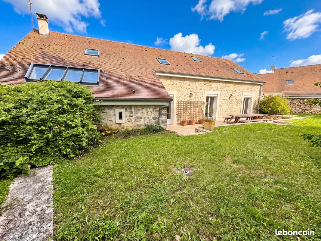 Maison 6 pièces 222 m² · à Cély · 222 m² · 550 000 €