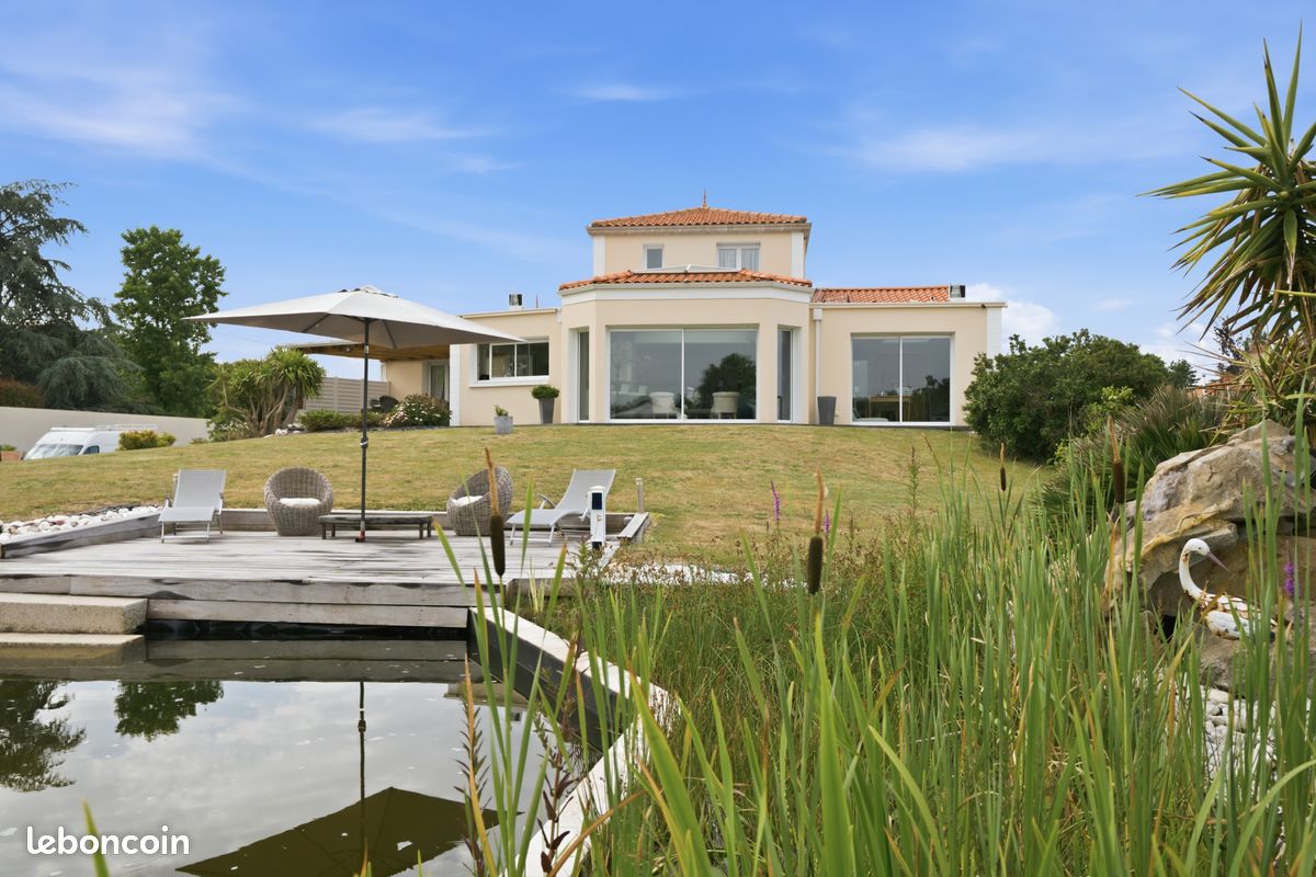 Maison 10 pièces 240 m² · à Vallet · 240 m² · 750 000 €