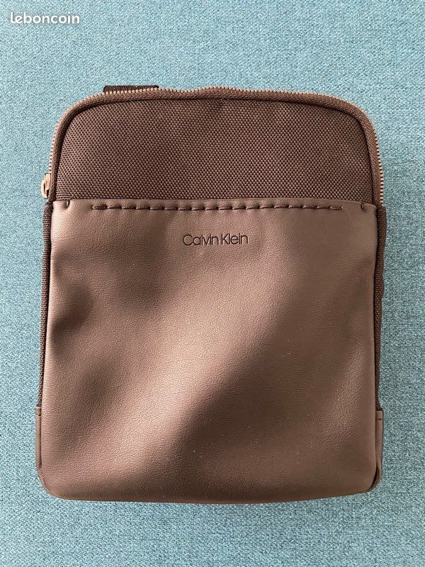 Sacoche Calvin Klein (image 1)