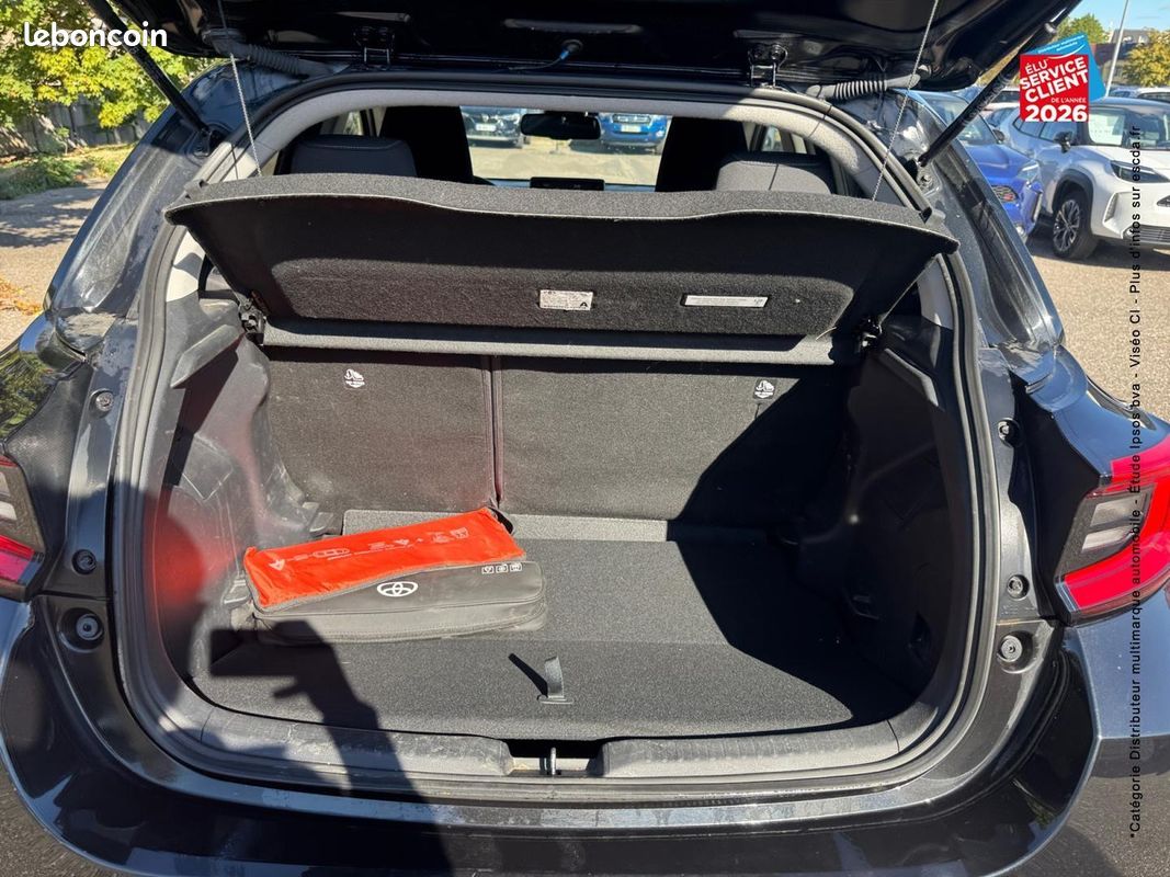 Toyota Yaris 116h Design 5p MY22 (image 14)