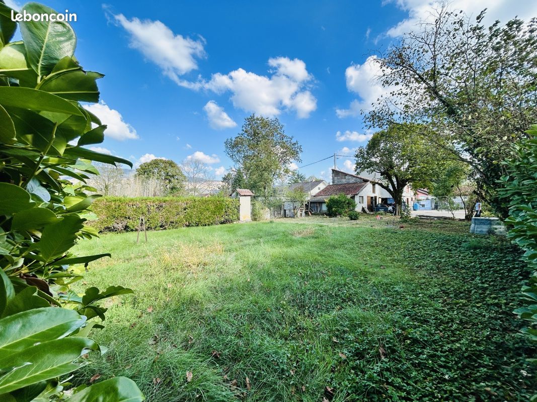 Terrain 830 m² · à Porcieu-Amblagnieu · 830 m² · 85 000 €