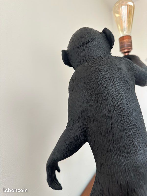 Lampe De Table Singe Doré 54 Cm Figurine Animale Style Jungle Abat-jour Tissu