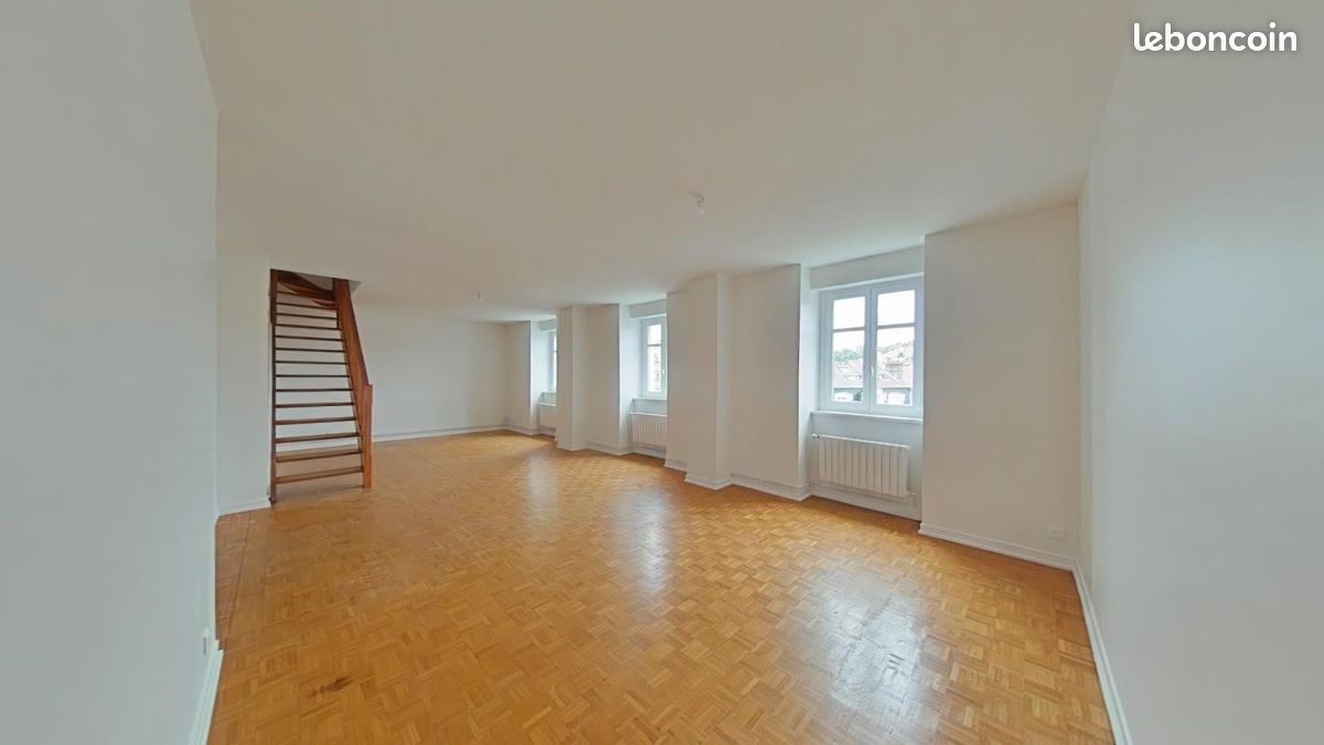 Appartement 4 pièces 121 m² · à Saint-Étienne · 121 m² · 950 €/mois