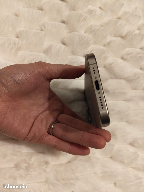 IPhone 15 Pro (image 4)