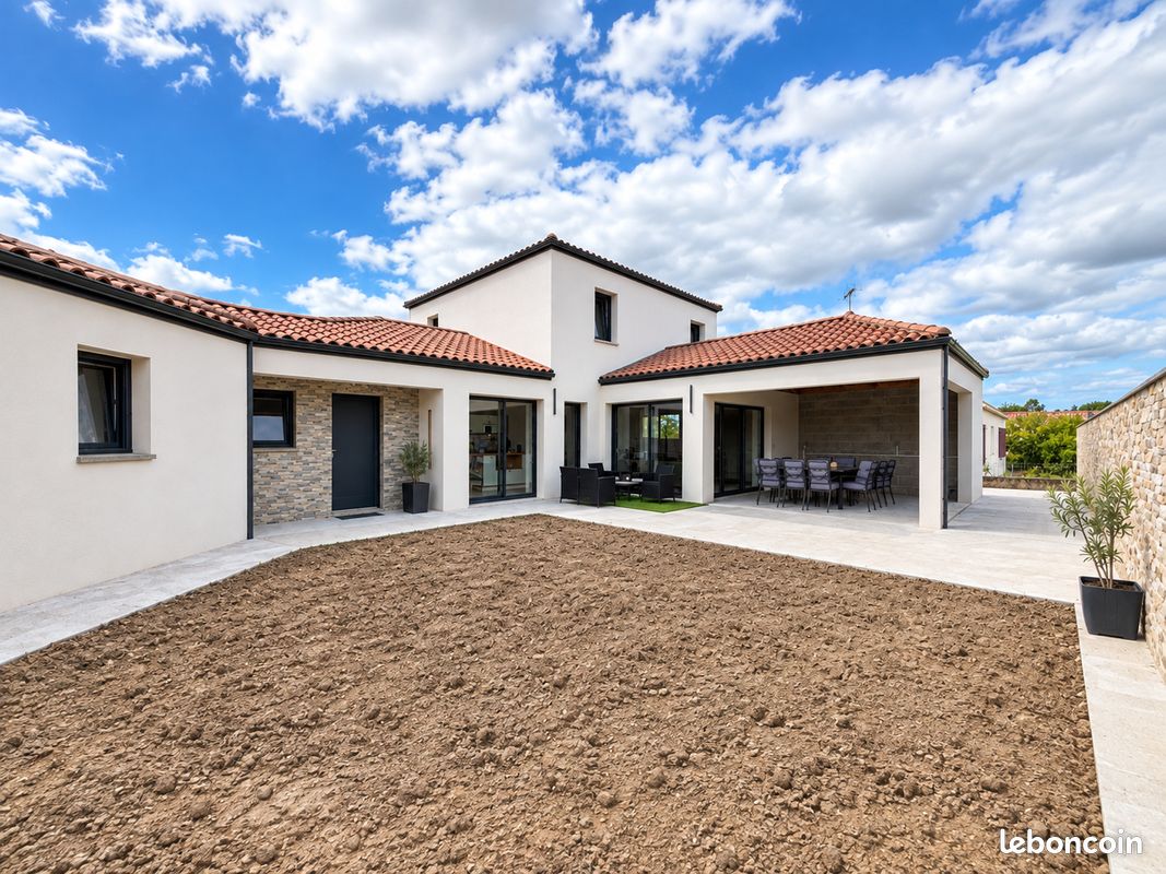Maison 6 pièces 145 m² · aux Achards · 145 m² · 372 600 €