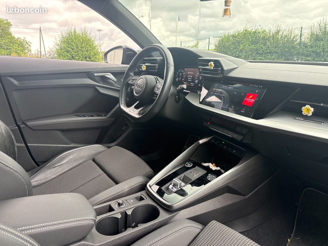 AUDI A3 SPORTBACK 40 TFSIe 204 Plug In Hybrid S tronic 6 S Line - Régulateur / Caméra de Recul / Révision OK / CT O (image 18)
