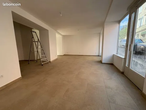 Annonce location Local commercial francheville