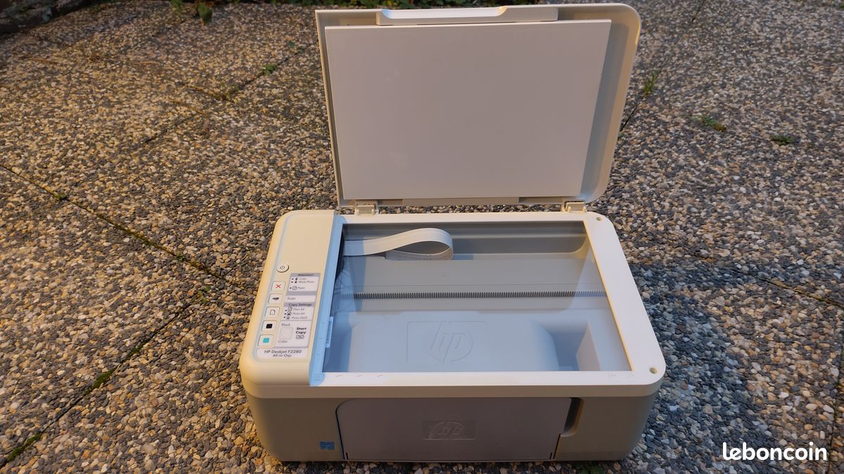 Imprimante HP Deskjet F2280 All-in-One - Très Bon état (image 2)