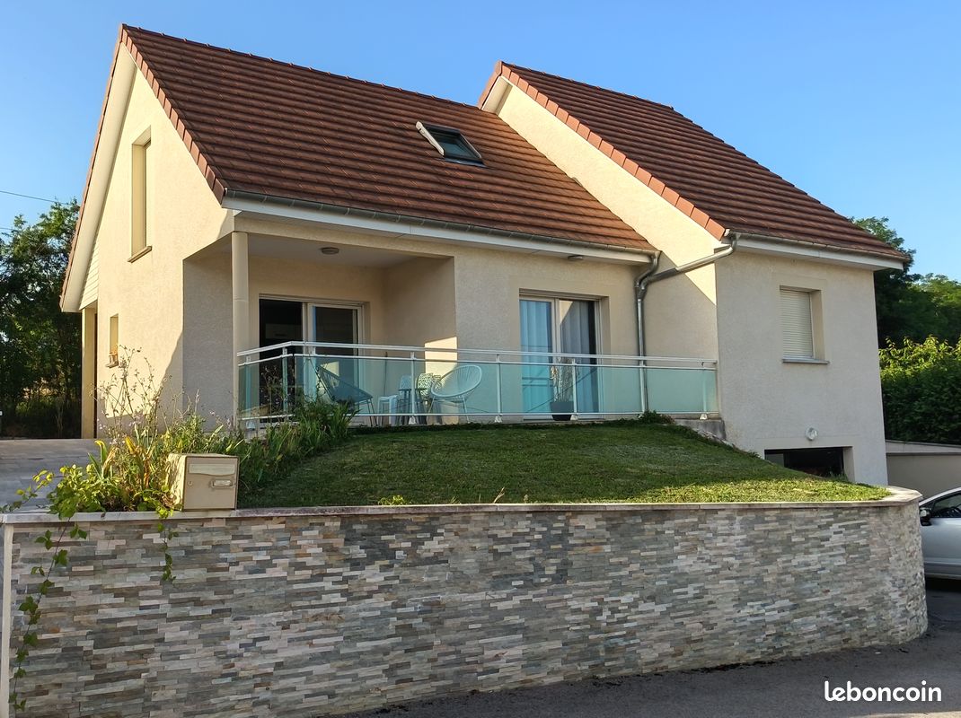 Maison 6 pièces 130 m² · à Orchamps · 130 m² · 1 200 €/mois