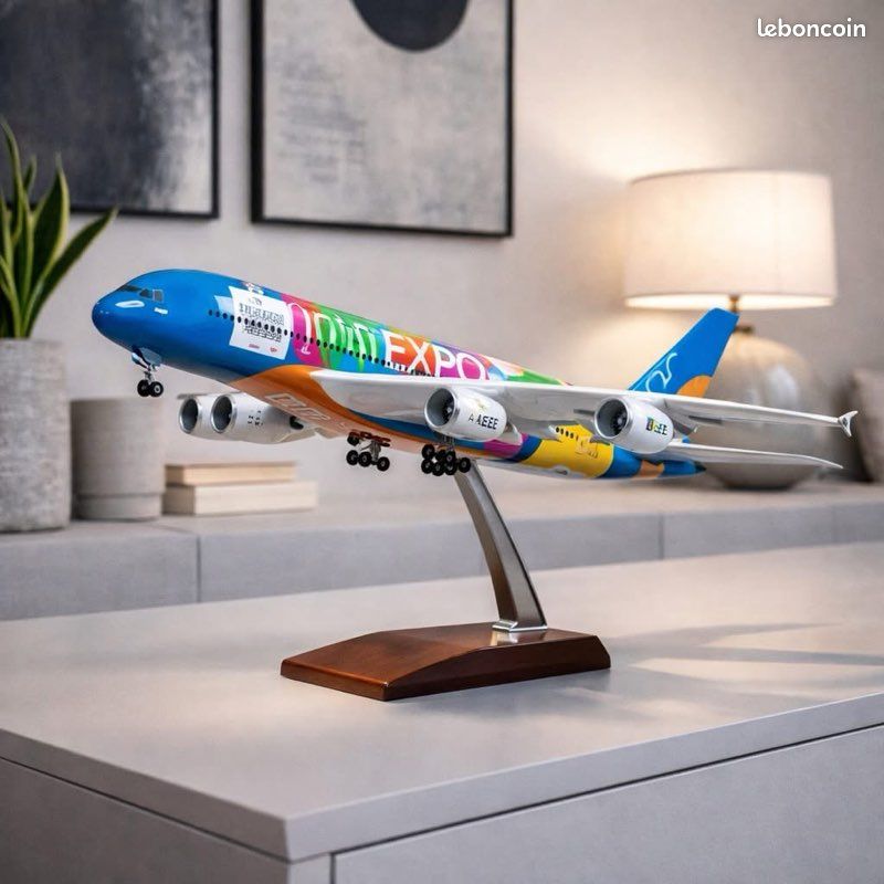 Maquette Airbus A380 Emirates 🇦🇪 color full en résine 46 cm avec Led - Collection