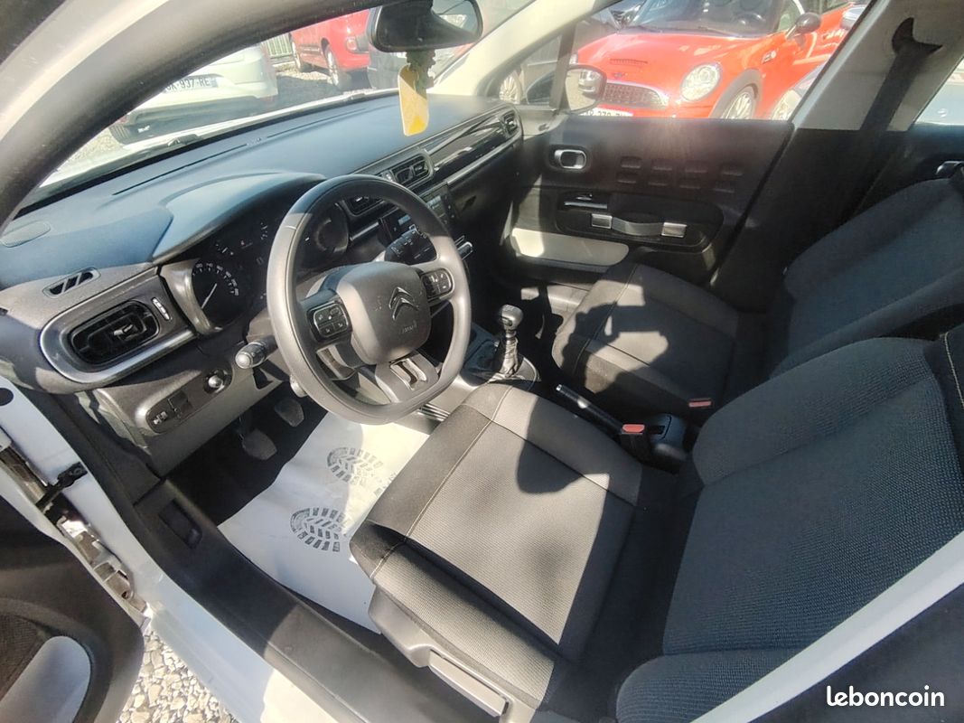 Citroën C3 100 S&S Feel (image 8)