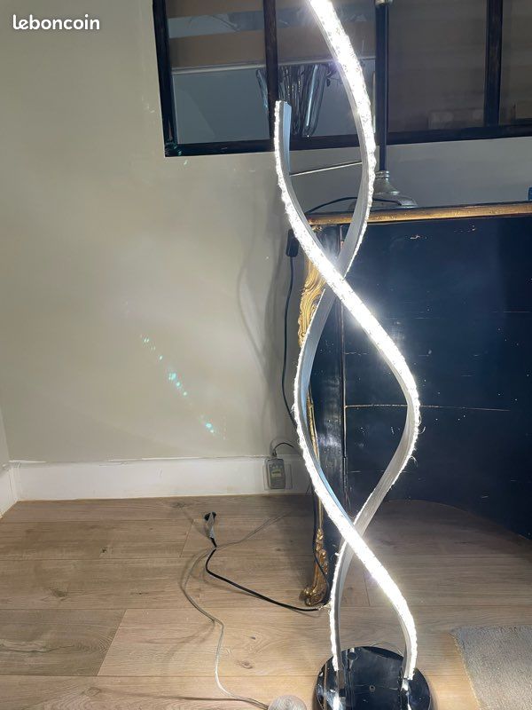 Lampadaire métal led effet diamant (image 2)