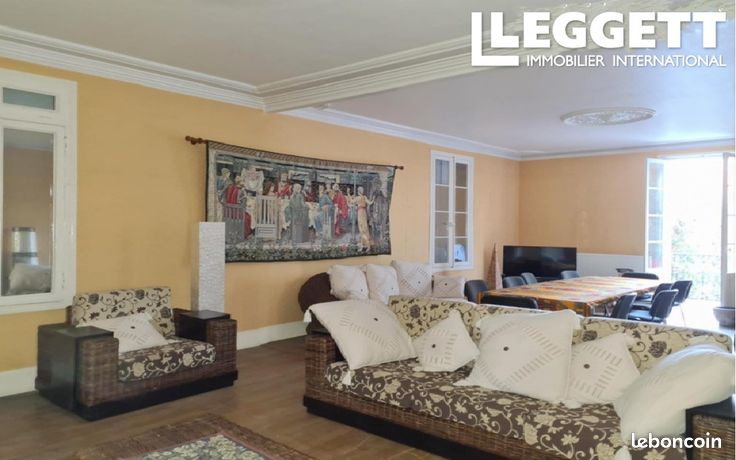 https://img.leboncoin.fr/api/v1/lbcpb1/images/7d/d6/9f/7dd69f3882c564beb7d8b140d81b3c900675453c.jpg?rule=ad-image