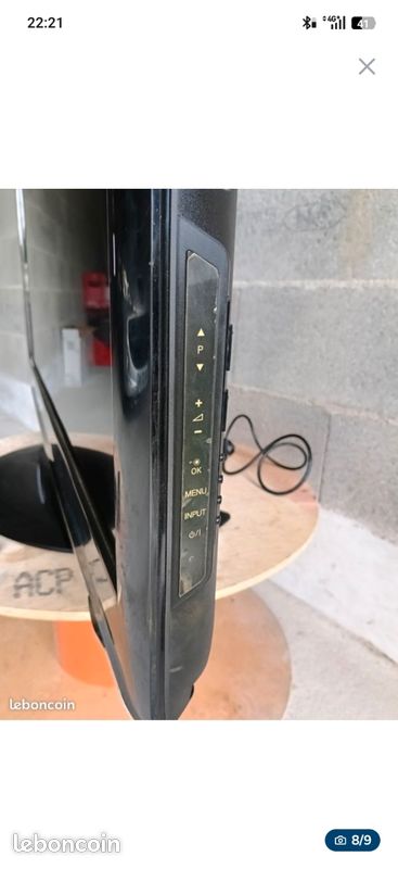 Urgent Téléviseur LG 119 CM full HD avec télécommande universelle (image 8)