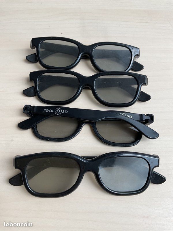 Lot 4 lunettes 3D (image 1)