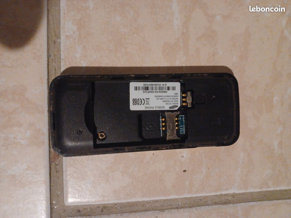 Téléphone Samsung ancien Pour collection ou pièces (image 2)