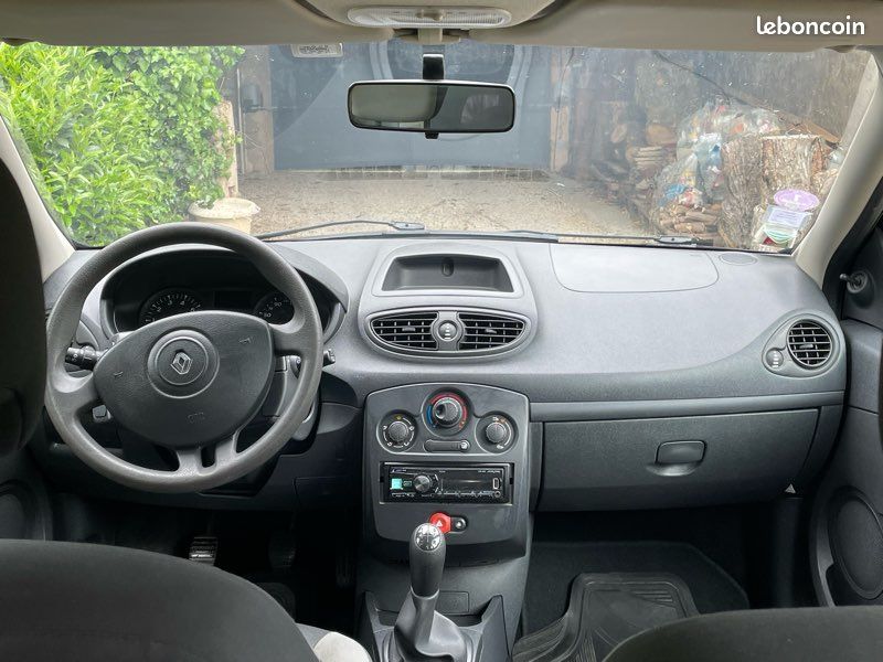Renault clio 3 (image 2)