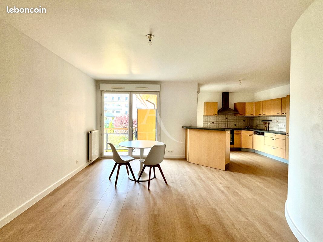 Appartement 2 pièces 55 m² · à Saint-Julien-en-Genevois · 55 m² · 1 350 €