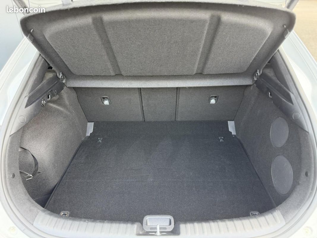 KIA XCEED 1.6 CRDi MHEV 136 DCT Premium (image 18)