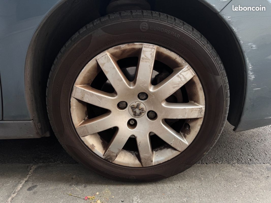 PEUGEOT 207 1.6 120ch Exécutive - 2ème Main / Courroie Accessoire OK (image 26)