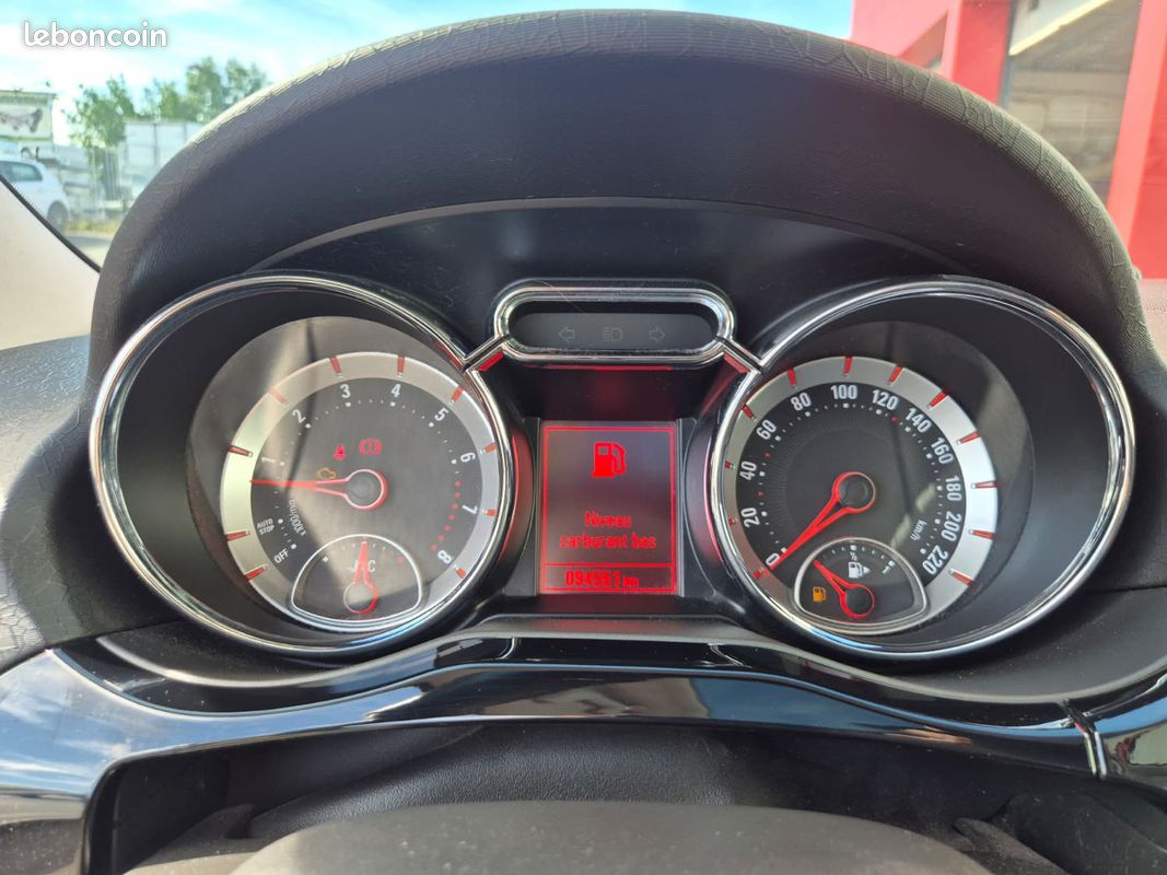 Opel adam 1.4 twinport 87 jam 2016 (image 14)