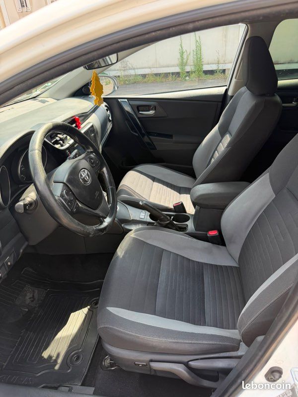 Toyota auris hybride (image 3)