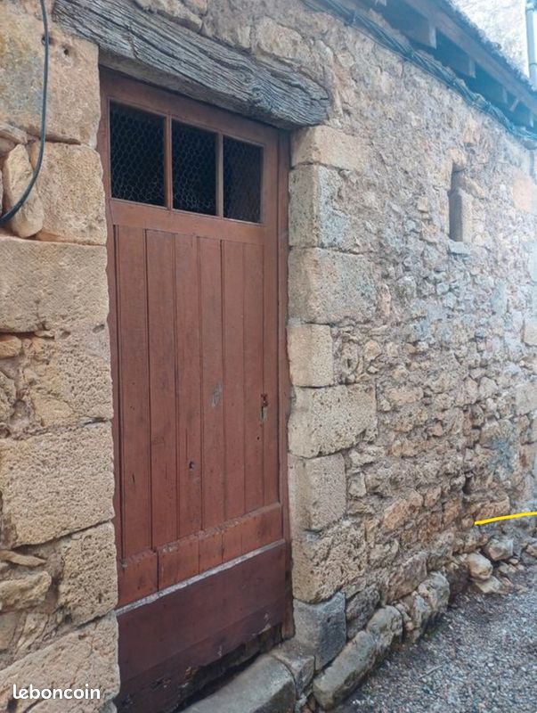 Local commercial 1 pièce 28 m² · à Montignac-Lascaux · 28 m² · 18 000 €