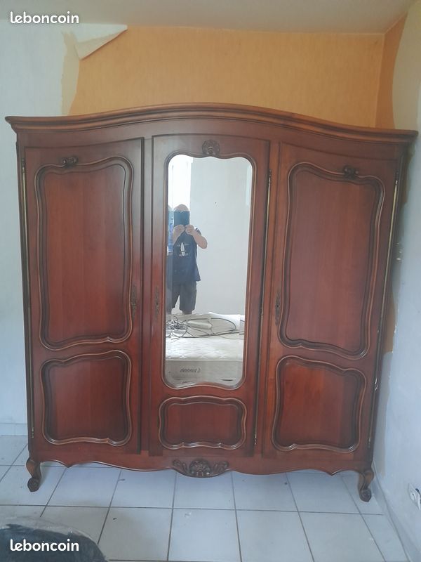 Armoire en merisier massif (image 1)