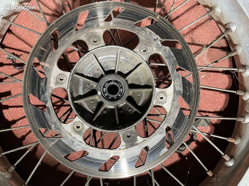 Roue 50cc avec pneu (image 2)