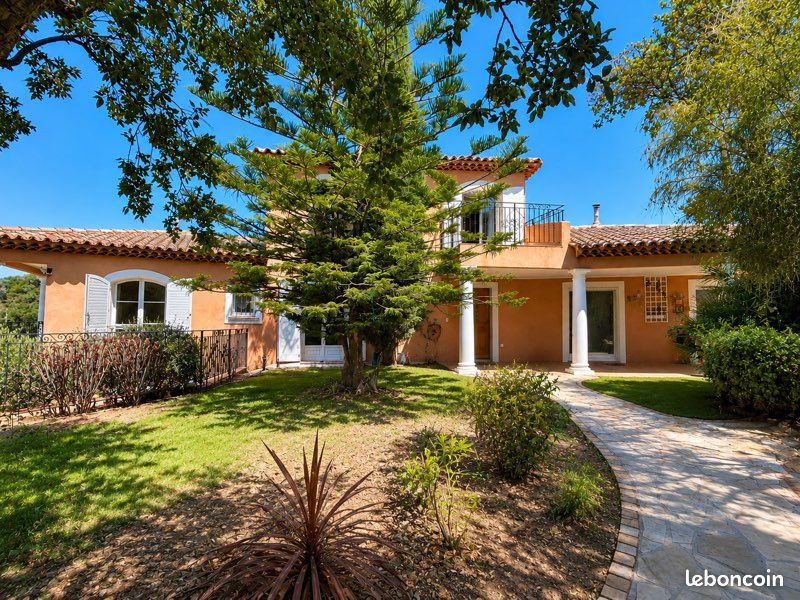Maison 8 pièces 220 m² · à Fréjus · 220 m² · 1 195 000 €