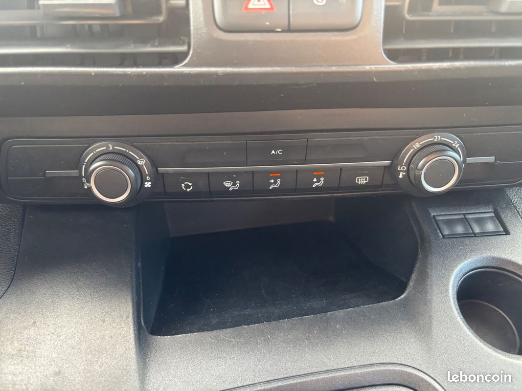 Citroën BERLINGO FOURGON XL 2021 Cabine Approfondie 1.5 BlueHDi 102 cv SUIVI COMPLET {TVA RECUPERABLE - GPS - CARPLAY} (image 31)
