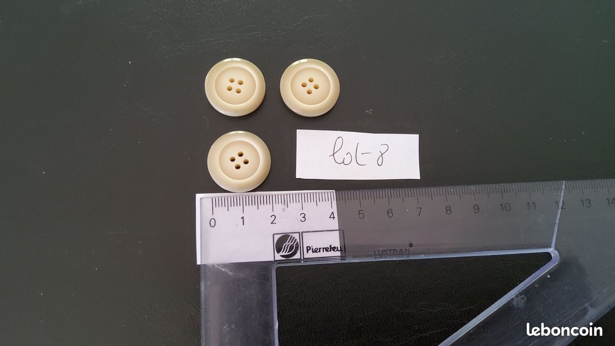 Plusieurs lots de 3 boutons (image 2)