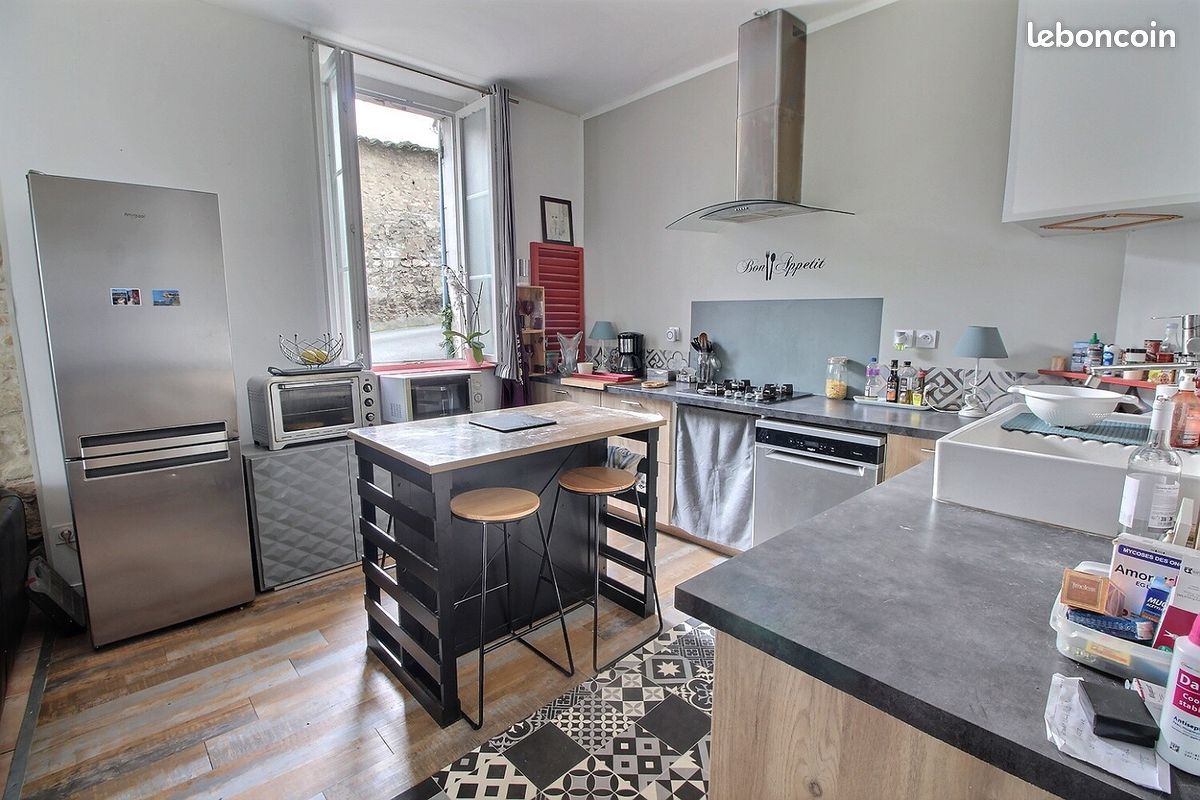 Maison 6 pièces 108 m² · à Mortagne-sur-Gironde · 108 m² · 130 000 €