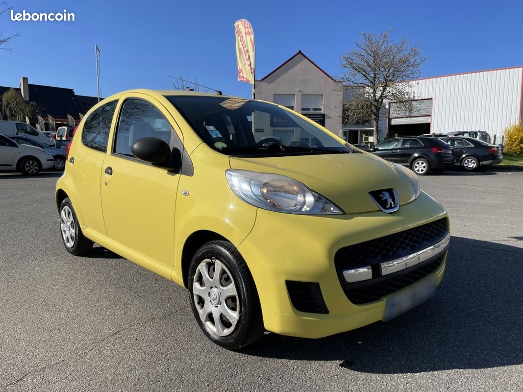 Peugeot 107 1.0 12V TRENDY BLUE LION GARANTIE 1 ANS (image 2)