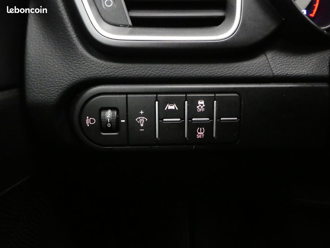 Kia CEED SW 1.5 T-GDI 160CH ACTIVE DCT7 (image 16)