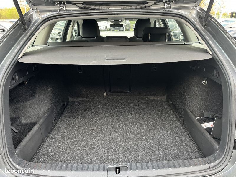 Skoda OCTAVIA COMBI 2.0 TDI SCR 150CH SELECTION DSG7 (image 5)
