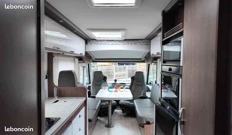 CAMPING-CAR FRANKIA I 8400 GD PLATIN _ 6 Cylindres 3L 190 cv _ Vérins _ suspensions pneumatiques AR _ Attelage _ Clim ...etc (image 7)