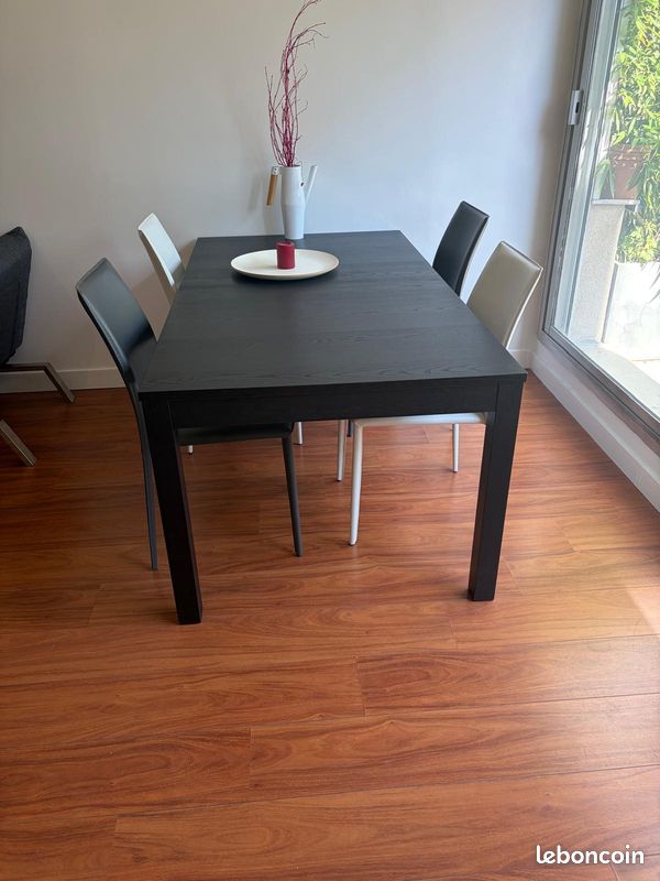 Table à manger avec 4 chaises – Style contemporain – Bon état (image 1)