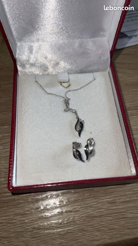 Ensemble de bijoux (image 1)