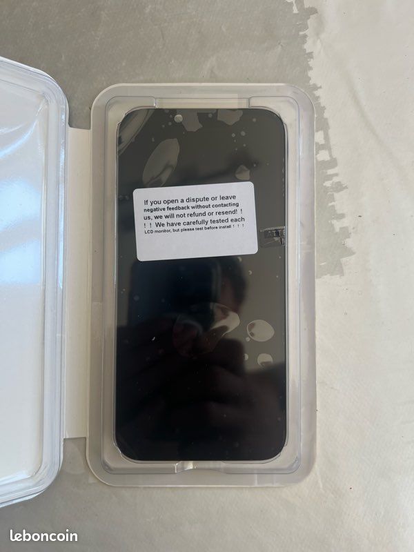 Écran iPhone 13 Pro sous blister - État neuf - Jamais utilisé ni déballé (image 2)