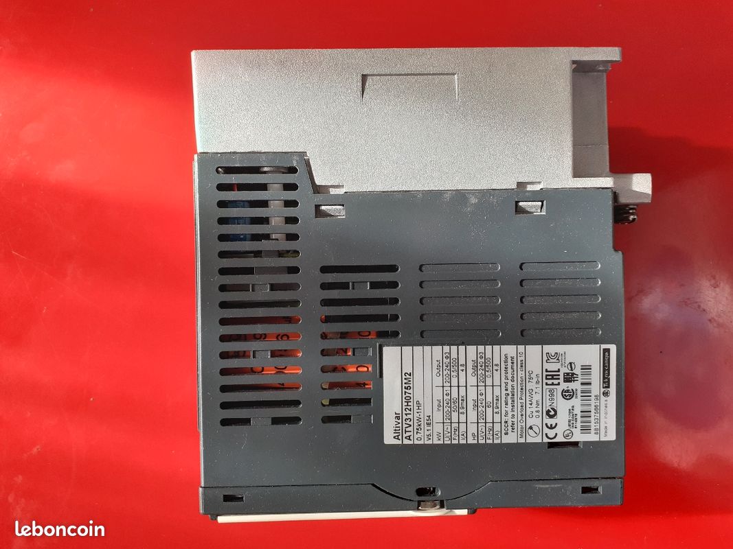 Altivar ATV312 SCHNEIDER ATV312H075M2 Convertisseur Variateur de fréquences (image 3)