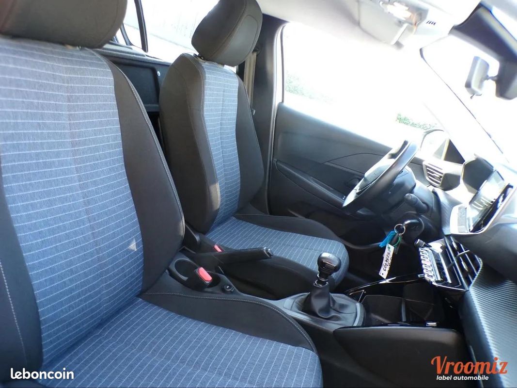 Peugeot 208 GENERATION-I SOCIETE 1.5 BLUEHDI 100 XAD (image 9)