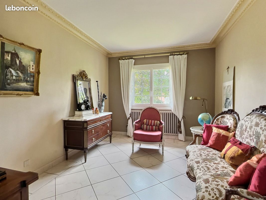 Propriété 5 pièces 175 m² (image 6)