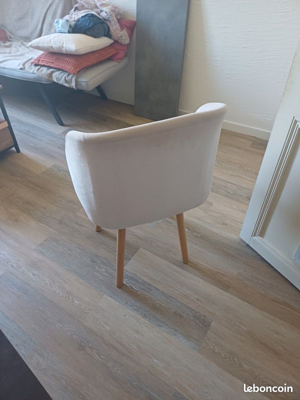 Chaise en velours (image 3)