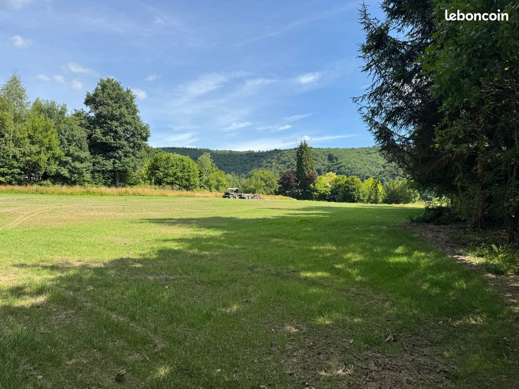 Vente terrain constructible de 13 451 m² — Plein sud, vue dégagée · à Les Hautes-Rivières · 127 000 €