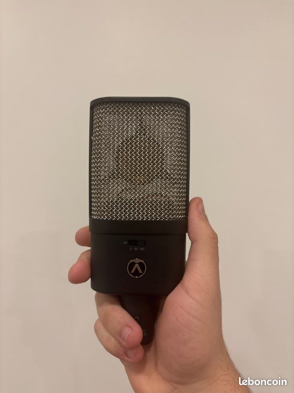 Pack Home Studio Complet – Austrian Audio OC16 + Focusrite Scarlett Solo 4e Gen + Casque Roland RH-5 + Bras & Accessoires (image 2)