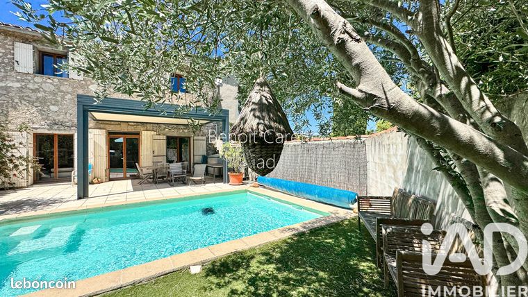 Propriété 7 pièces 282 m²