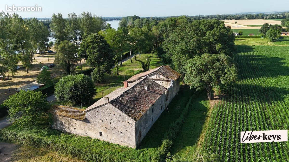 Maison 5 pièces 155 m² · à Uchizy · 155 m² · 99 500 €