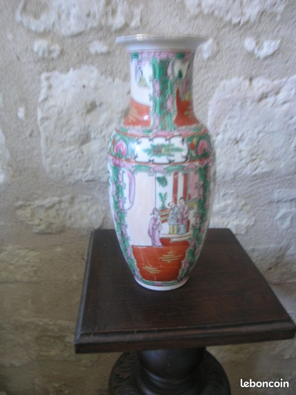 Vase chinois en porcelaine de style famille rose (image 2)